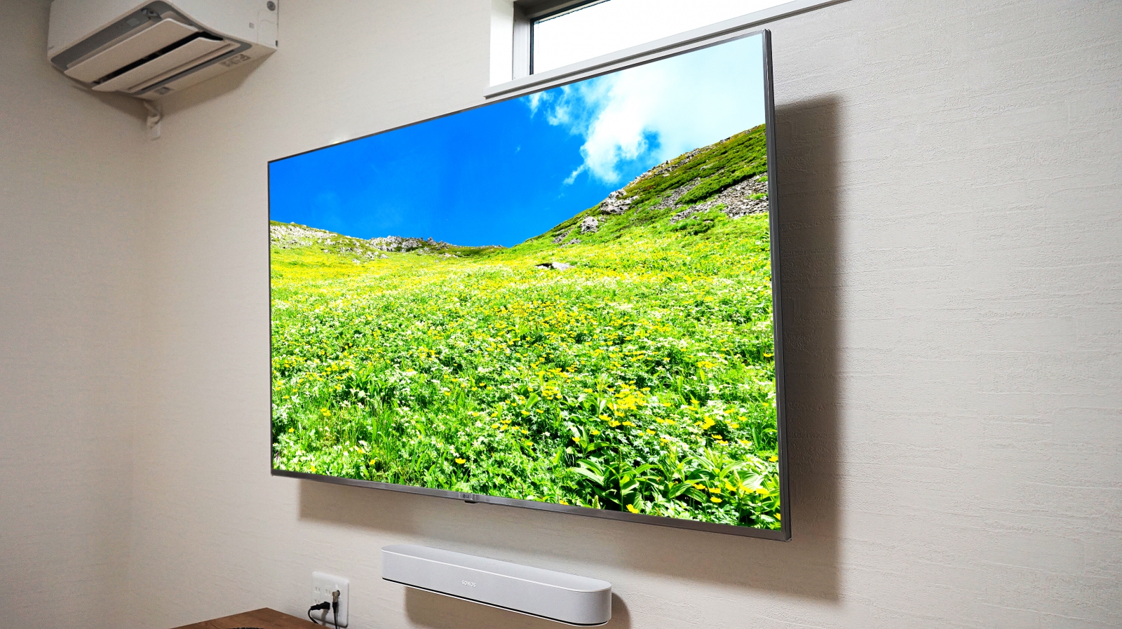 接続機器をスッキリしたいと考えられて、LG製・65インチ「65UK7500PJA」を壁掛け 画像No.1