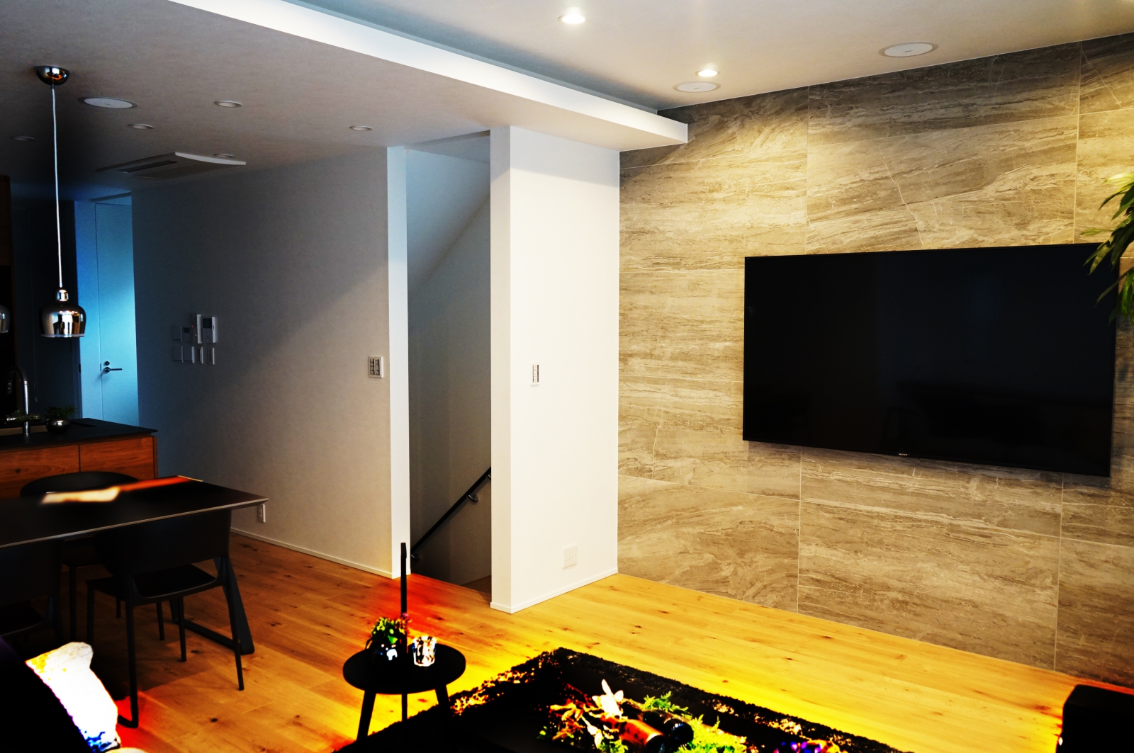 壁掛けテレビの専用設計でハイグレードな空間をご堪能 画像No.1